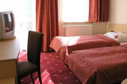 hotel *** - Hotel nad Mrogą - zdjęcie 3